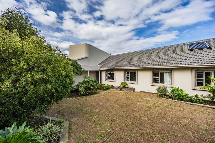 4 Bedroom Property for Sale in Beacon Bay Eastern Cape